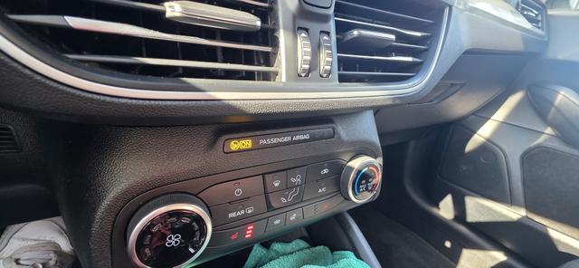 Ford Focus Turnier 2.0 EcoBlue COOL&CONNECT Sitzheizung Navi 