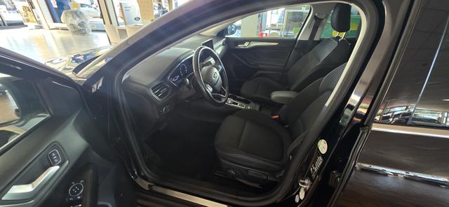 Ford Focus Turnier 1.0 EcoBoost Aut. TITANIUM Navi ACC Camera 