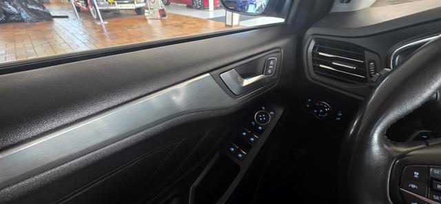 Ford Focus Turnier 1.0 EcoBoost Aut. TITANIUM Navi ACC Camera 