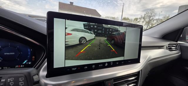 Ford Focus Turnier 1.5 EcoBlue Aut. TITANIUM X Key-Free Led Navi 