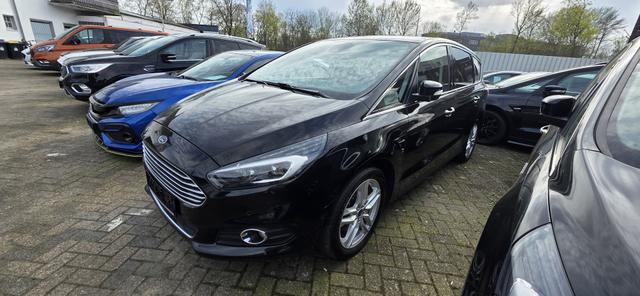 Ford S-MAX - 2.0 Eco Boost Aut.Titanium LED ACC Key-Free 7 Sitzer