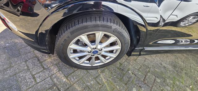 Ford Kuga 2.0 TDCi 2x4 Vignale ACC TWA Pano Navi 