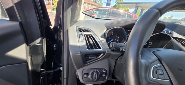 Ford Kuga 2.0 TDCi 2x4 Vignale ACC TWA Pano Navi 