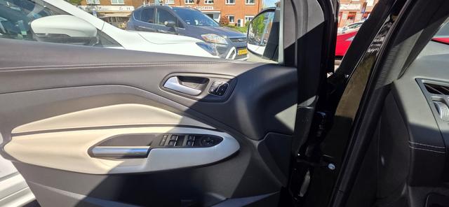 Ford Kuga 2.0 TDCi 2x4 Vignale ACC TWA Pano Navi 