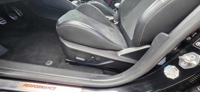 Ford Focus 2.3 EcoBoost S&S ST mit Styling-Paket ACC Camera 