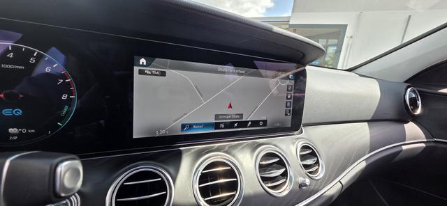 Mercedes-Benz E-Klasse T-Modell 300 e T 9G-TRONIC Avantgarde ACC LED 