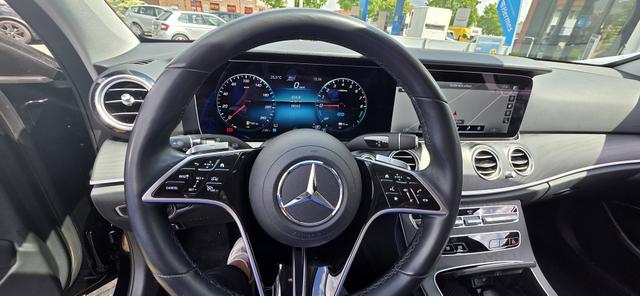 Mercedes-Benz E-Klasse T-Modell 300 e T 9G-TRONIC Avantgarde ACC LED 