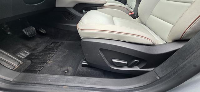 Renault Captur 1.6 E-TECH Plug-in 160 Initiale Paris AHK ACC 