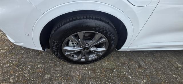 Ford Kuga 2.5 Duratec PHEV ST-LINE X ACC LED Head-Up 