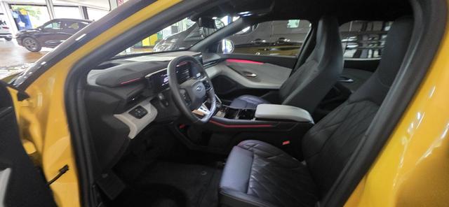 Ford Capri Electric 77kWh RWD Premium Fahrerassistenz-Paket 