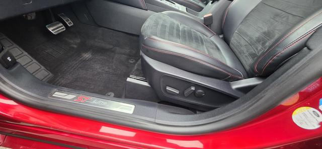 Ford Kuga 2.0 EcoBlue 4x4 Aut. ST-LINE X AHK LED ACC 