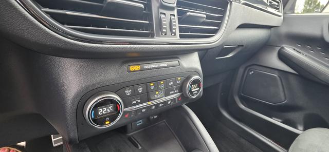 Ford Kuga 2.0 EcoBlue 4x4 Aut. ST-LINE X AHK LED ACC 