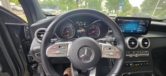 Mercedes-Benz GLC 300 de 4Matic 9G-TRONIC AMG Line AHK Pano Navi Led 