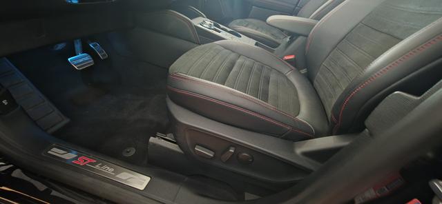 Ford Kuga 2.5 Duratec PHEV ST-LINE X LED Head-UP 