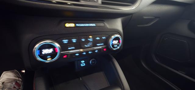 Ford Kuga 2.5 Duratec PHEV ST-LINE X LED Head-UP 