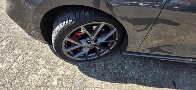 Ford Focus Turnier 2.3 EcoBoost S&S ST mit Styling-Paket LED Camera 