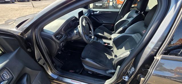 Ford Focus Turnier 2.3 EcoBoost S&S ST mit Styling-Paket LED Camera 