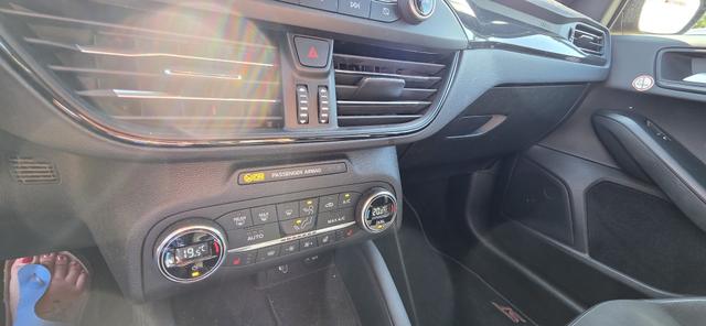 Ford Focus Turnier 2.3 EcoBoost S&S ST mit Styling-Paket LED Camera 
