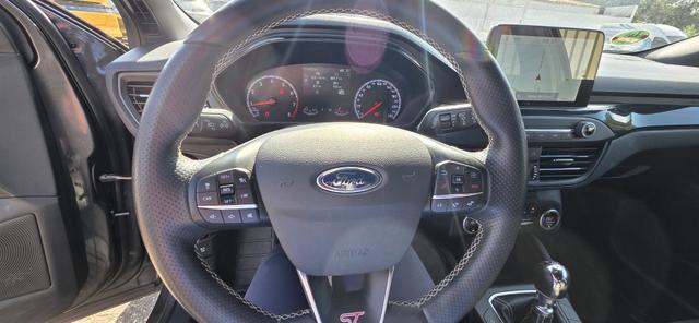 Ford Focus Turnier 2.3 EcoBoost S&S ST mit Styling-Paket LED Camera 