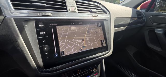 Volkswagen Tiguan 2.0 TDI SCR DSG Elegance AHK Navi LED DCC 