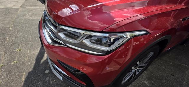 Volkswagen Tiguan 2.0 TDI SCR DSG Elegance AHK Navi LED DCC 