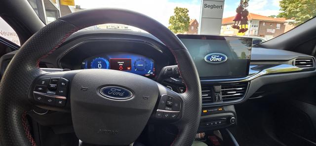 Ford Focus Turnier 1.5 EcoBlue Aut. ST-LINE X AHK LED ACC 