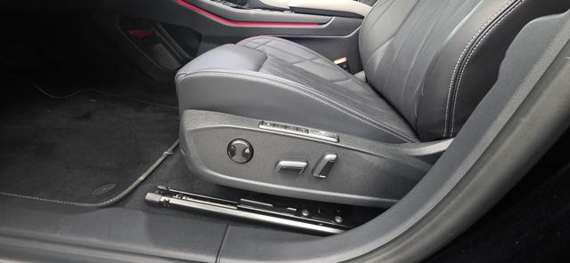 Ford Explorer Extended Range RWD 77kWh Premium AHK Pano Head-Up 