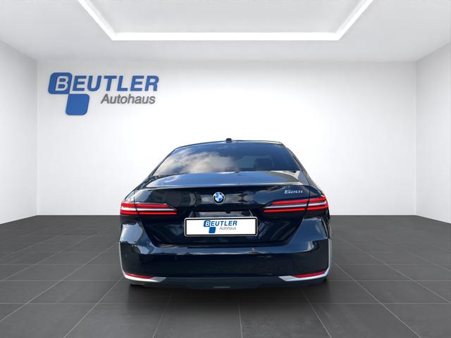 BMW 5er 520iA Limousine aLED eSitze 360°Kam HUD 