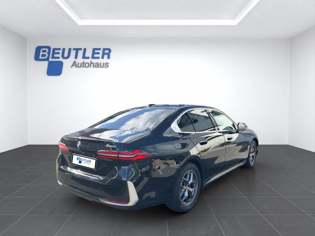 BMW 5er 520iA Limousine aLED eSitze 360°Kam HUD 