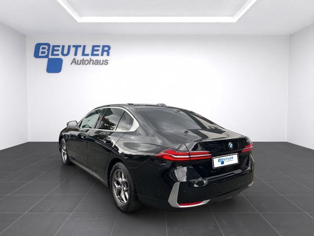 BMW 5er 520d Limousine aLED eSitze 360°Kam HUD 