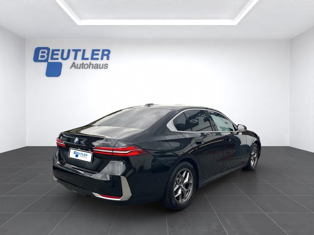 BMW 5er 520d Limousine aLED eSitze 360°Kam HUD 