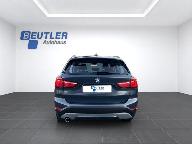 BMW X1 sDrive18d Sport Line AHK Sportsitz 