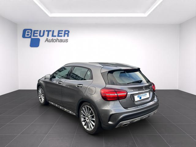 Mercedes-Benz GLA 250 19" Urban 4Matic AHK Kamera Navi 