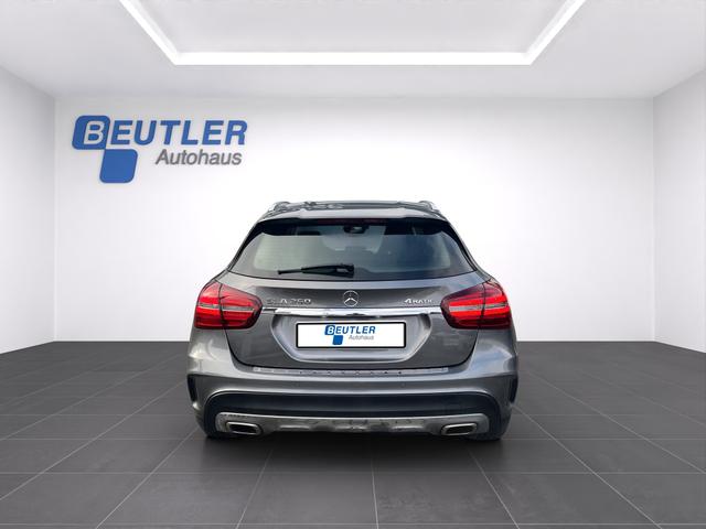 Mercedes-Benz GLA 250 19" Urban 4Matic AHK Kamera Navi 