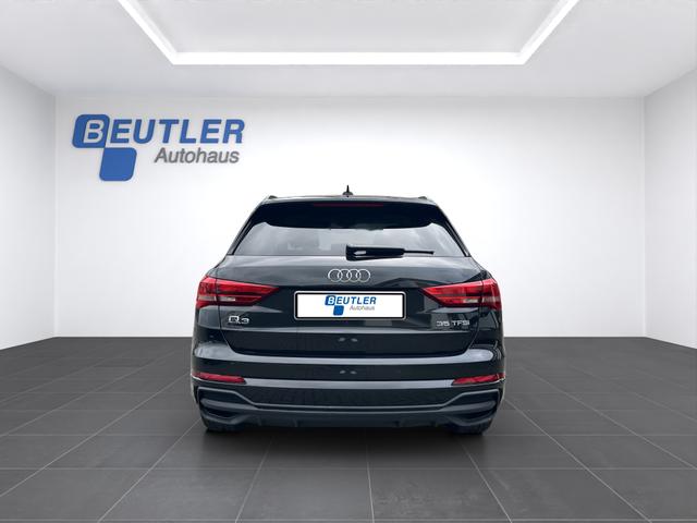 Audi Q3 35 1.5 TFSI S Line 18" Panorama LED 