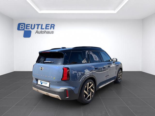 MINI Countryman SE ALL4 Favoured Trim Paket XL 19" 