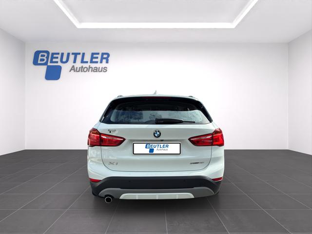 BMW X1 sDrive18i Sport Line AHK KAM 