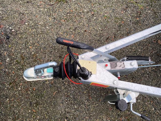 Agados Kastenanhänger ALUX 26 / gebremst 1.200kg/Top-Preis! 