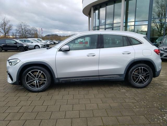 Mercedes-Benz / GLA / / / / 