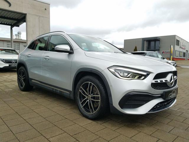 Mercedes-Benz / GLA / / / / 