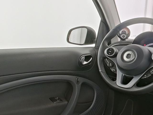 Smart fortwo cabrio EQ cabrio, passion, Exclusive-Paket, 22 KW Bordlader, Ladekabel-Paket, 