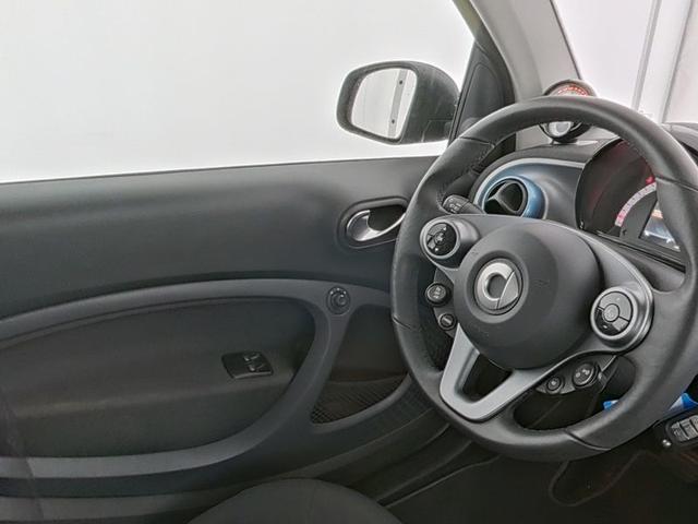 Smart fortwo EQ fortwo, Exclusive-Paket, 22 KW Bordlader, JBL Soundsystem, Ladekabel-Paket, 