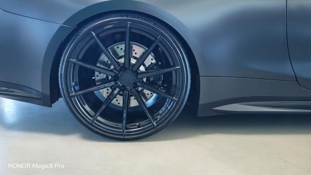 BMW M4 Competition, xDrive Sonderlack, KW-V4 Fahrwerk 20/21 Zoll Alufelgen, Carbon Paket Ext. 