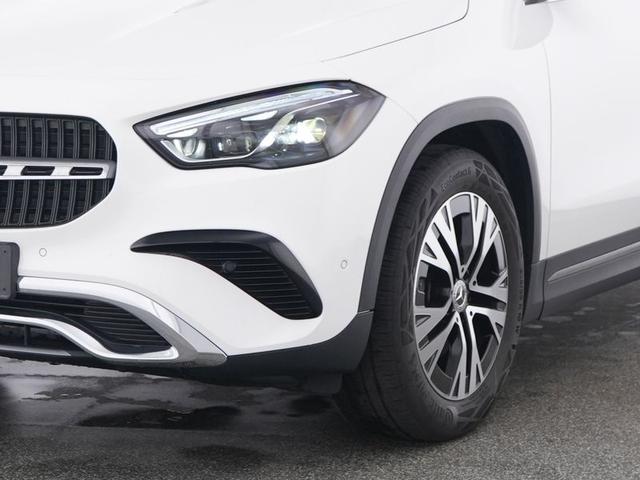 Mercedes-Benz GLA 200 d, Edition Prog. Line, Pano, AHK, Fahrassistenz-Paket, Multibeam LED, 