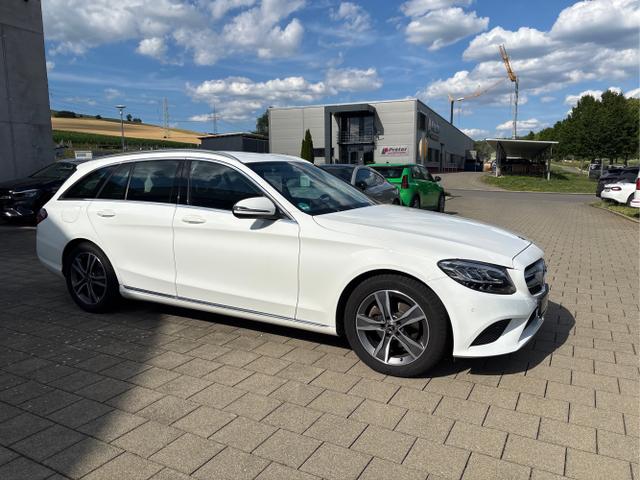 Mercedes-Benz / C-Klasse T-Modell / Wei&szlig; / / / C 180 T, Avant., AHK, Navigation, LED High Perf., Klima, 8 fach Bereifung, Automatik, Bremsen kpl. NEU