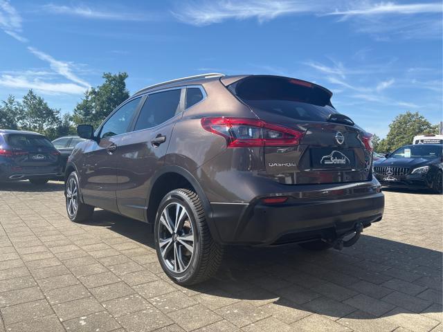Nissan / Qashqai / Braun / / / 1.7 dCi, N-Way 4x4 , Navi, Pano, AHK, PDC, Klima, SHZ, Kamera, 