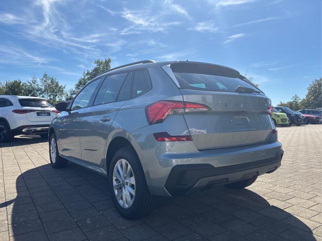 Skoda / Kamiq / Silber / / / 1,5 TSI Selection AHK schwenkbar, Kamera, Ladenboden