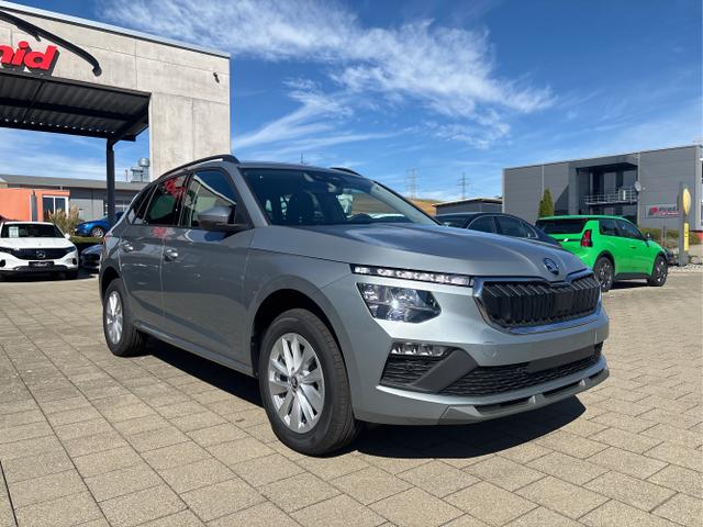 Skoda / Kamiq / Silber / / / 1,5 TSI Selection AHK schwenkbar, Kamera, Ladenboden