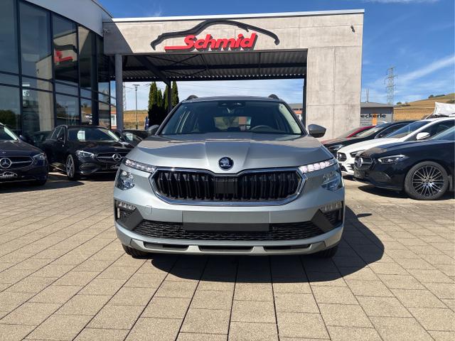 Skoda / Kamiq / Silber / / / 1,5 TSI Selection AHK schwenkbar, Kamera, Ladenboden