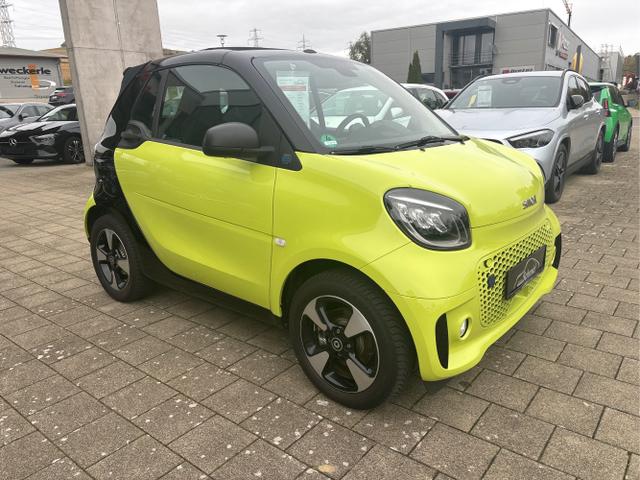 Smart / fortwo / Hellgr&uuml;n / / / smart EQ cabrio, passion, Exclusive-Paket, 22 KW Bordlader, Ladekabel-Paket,